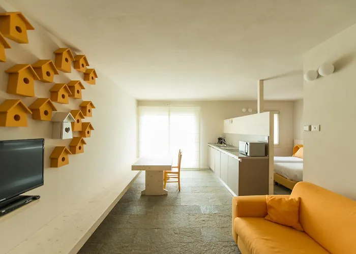 Quader Nidi Nel Kır Evi Bienno